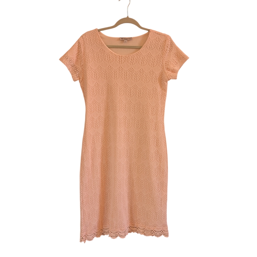 De Collection Peach Lace Overlay Sheath Lined Dress with Scalloped hem